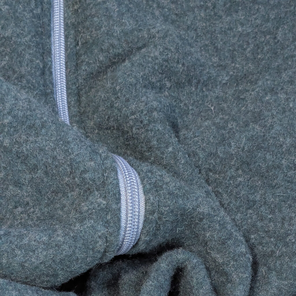 Schlafsack ohne Füße aus Merino-Wollfleece in der Farbe Petrol