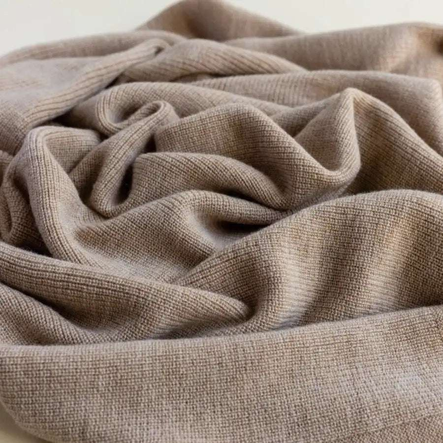 Babydecke aus Merinowolle mit glattem Strickmuster