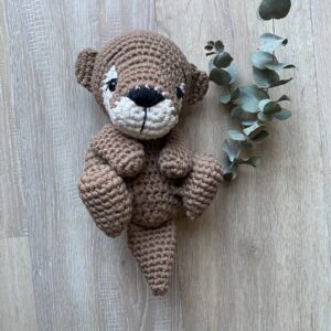 Handgeh&auml;kelte Spieluhr Otter